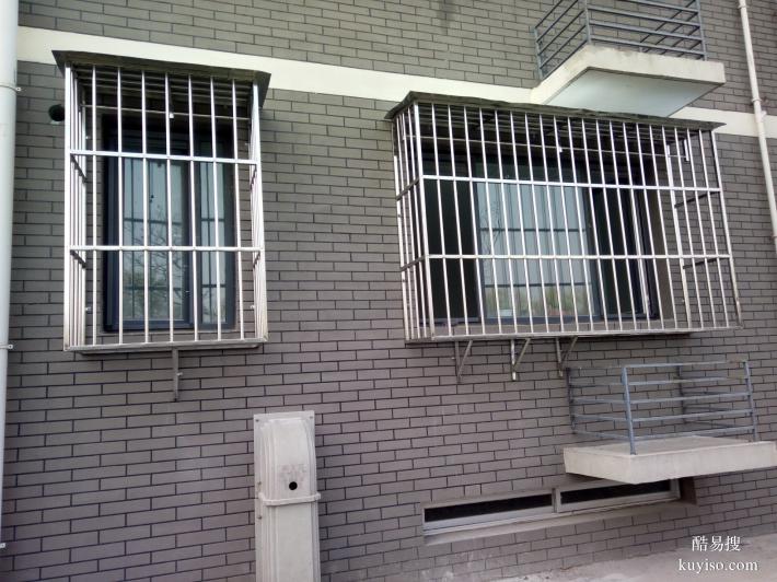 北京大兴区同兴园附近窗户防护网护栏制作安装防盗门