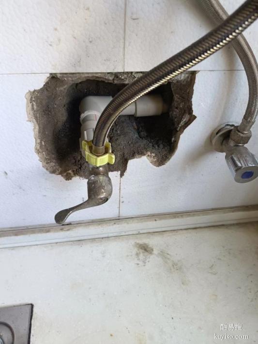 龙泉驿区东安新城水管漏水维修水管改造更换电话师傅热线
