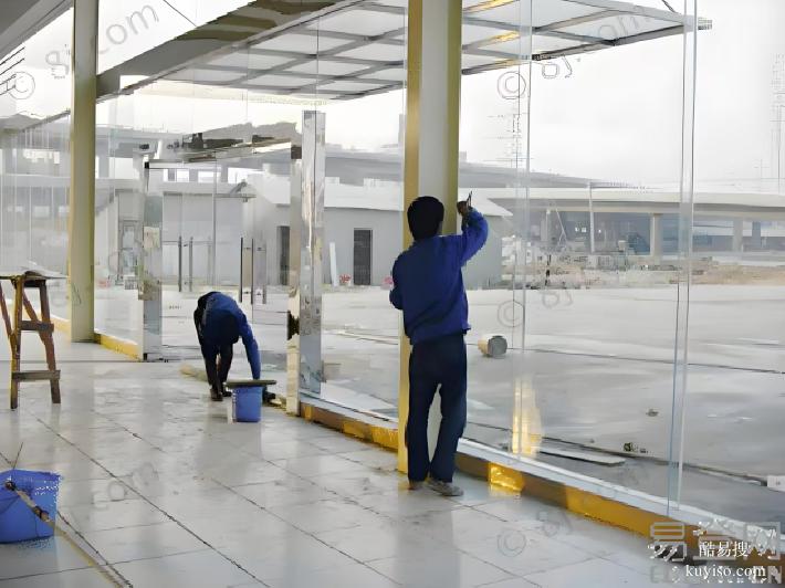 南京雨花臺(tái)區(qū)玻璃清洗上門電話 附近紗窗玻璃清洗哪家靠譜便宜