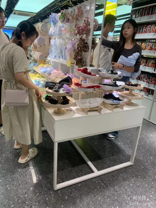 精品店貨架選購(gòu)指南：讓您的店鋪顏值與功能兼?zhèn)?><span id=