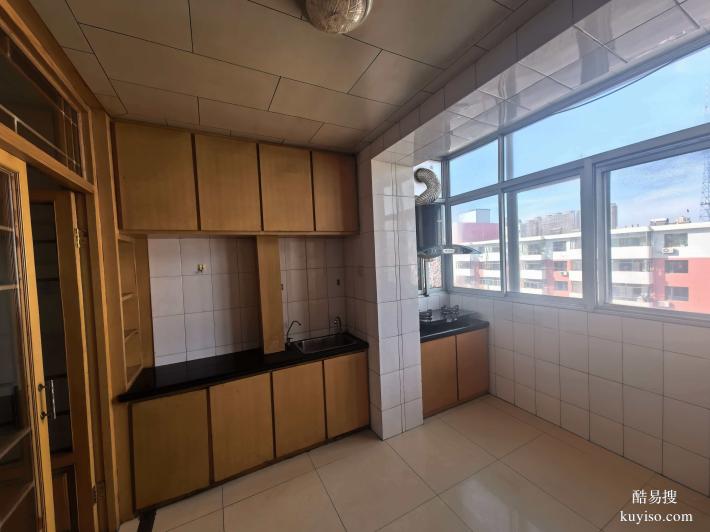 出售青山區(qū)幸福南路16號(hào)街坊住宅一套