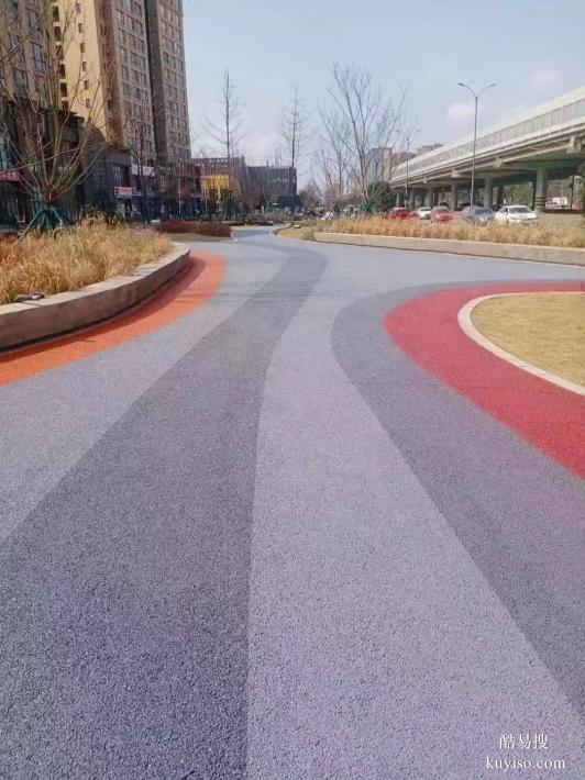 广西柳州展示彩色透水混凝土施工效果